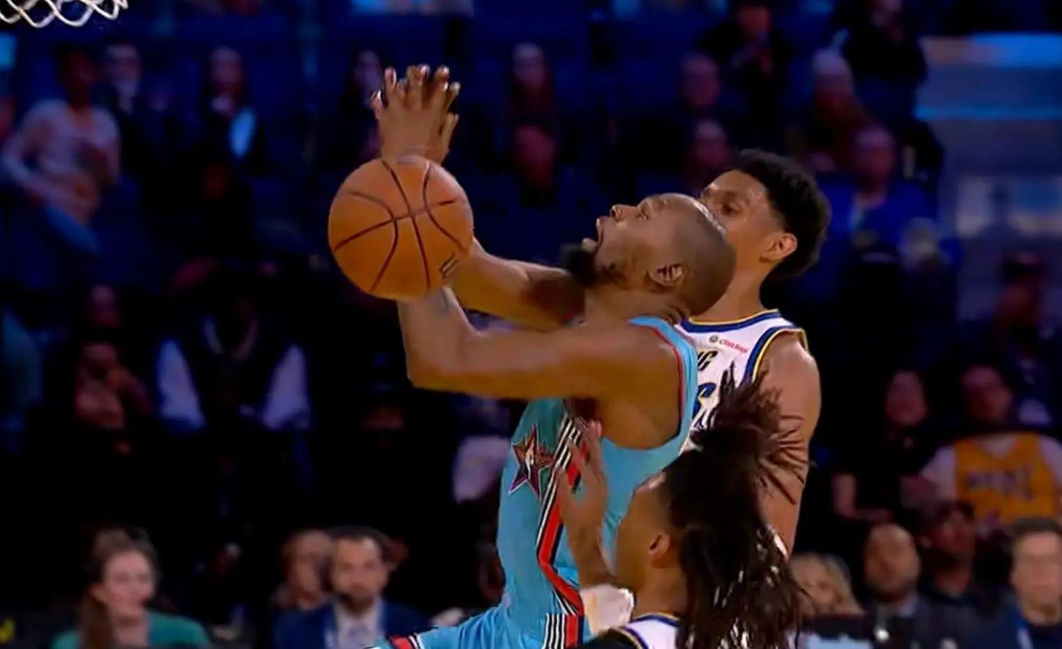 手机客户端-法国队带队取胜！，浓眉哥重要时刻刷新纪录观众掌声雷动-手机客户端